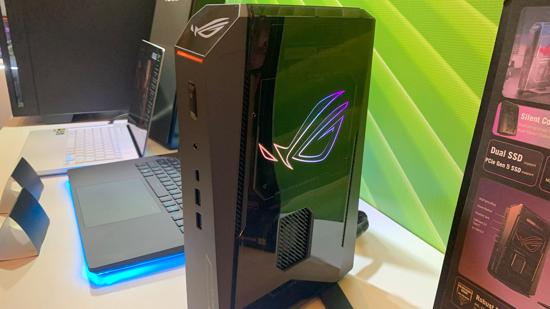 يحتوي جهاز الكمبيوتر ROG mini المخصص للألعاب من Asus على وحدة معالجة الرسومات Nvidia GeForce RTX 5080 المخصصة للألعاب